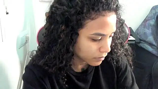 Snapshot of Ama_music chatting on 04/11/26, 11:47 Ama music online show from 04/11/26, 11:47