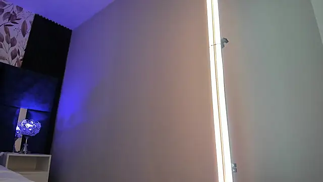 Larabrooks online show from 11/12/25, 07:13