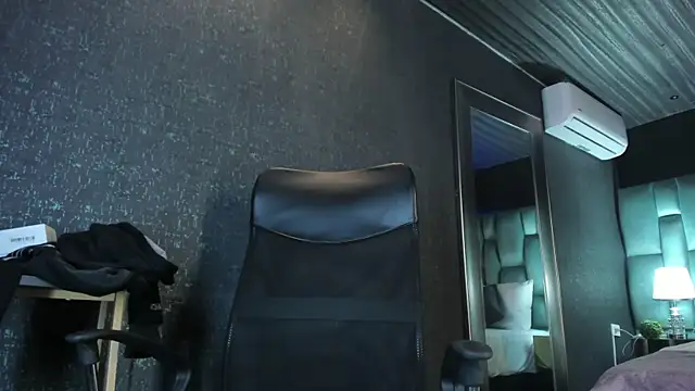 Larabrooks online show from 06/24/26, 07:02
