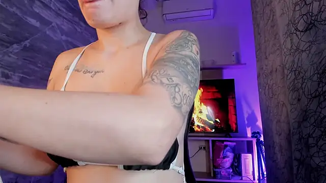 Snapshot of Melany_Luv chatting on 03/27/26, 10:20 Melany Luv online show from 03/27/26, 10:20