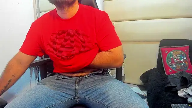 Snapshot of SbasTone_Muscle chatting on 12/04/25, 03:54 SbasTone Muscle online show from 12/04/25, 03:54