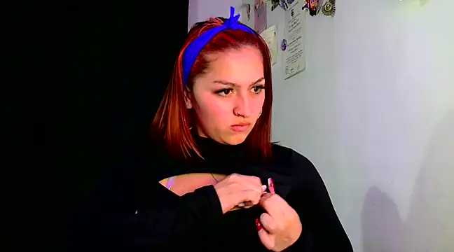 Snapshot of lucycherry__ chatting on 02/05/25, 01:15 lucycherry   online show from 02/05/25, 01:15