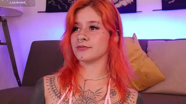 Snapshot of Daarlene chatting on 10/30/25, 05:35 Daarlene online show from 10/30/25, 05:35