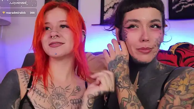 Snapshot of Daarlene chatting on 12/17/25, 12:00 Daarlene online show from 12/17/25, 12:00