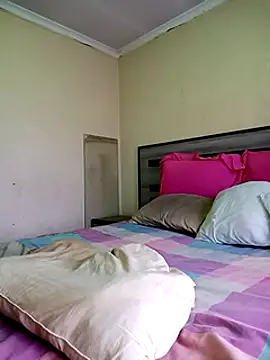 Snapshot of LONGDICK985M chatting on 02/05/25, 03:42 LONGDICK985M online show from 02/05/25, 03:42