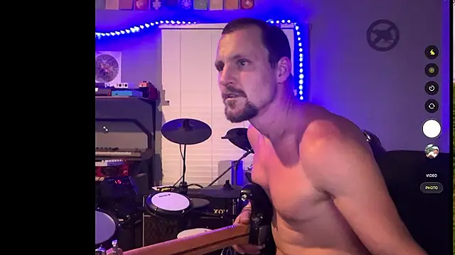 Snapshot of itsjameswebbscope chatting on 03/16/26, 06:28 itsjameswebbscope online show from 03/16/26, 06:28