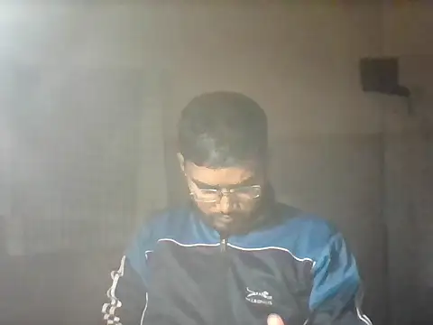 Snapshot of bigvorn6 chatting on 12/18/25, 02:45 bigvorn6 online show from 12/18/25, 02:45