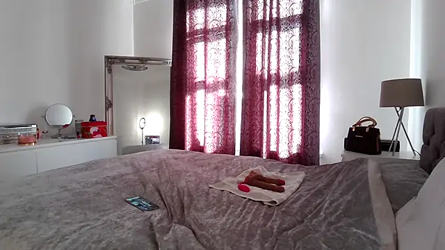 TanyaTaylor45 online show from 10/22/25, 12:27