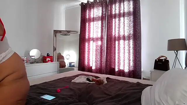 TanyaTaylor45 online show from 11/12/25, 01:11