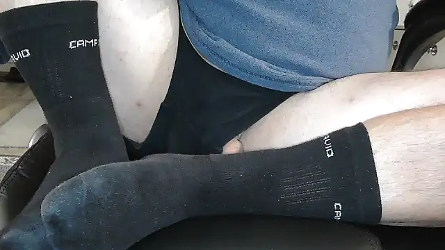 Snapshot of SockenTimo24 chatting on 11/15/25, 09:17 SockenTimo24 online show from 11/15/25, 09:17