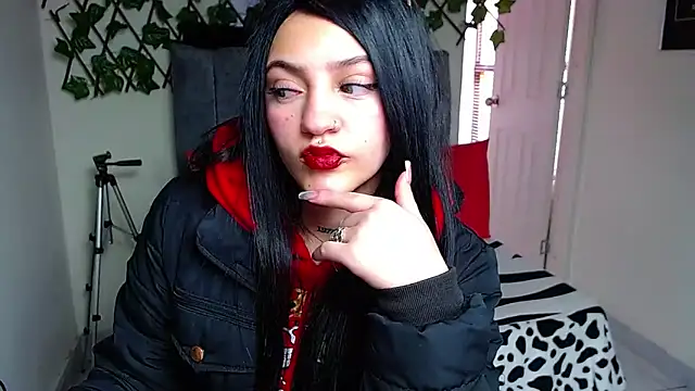 Violettasquirt online show from 06/19/26, 03:05