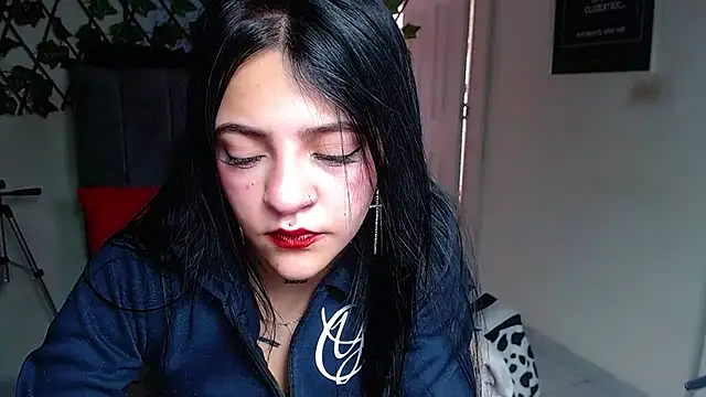 Violettasquirt online show from 06/24/26, 01:32