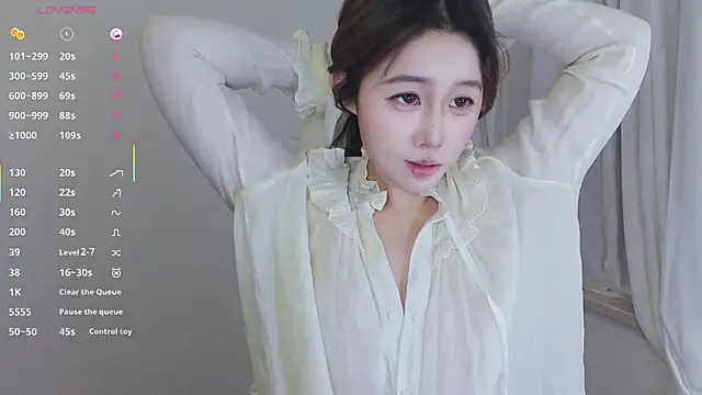 Snapshot of Hazel-11 chatting on 03/18/25, 02:15 Hazel-11 online show from 03/18/25, 02:15