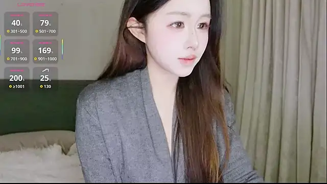 Snapshot of Hazel-11 chatting on 01/10/26, 02:19 Hazel-11 online show from 01/10/26, 02:19