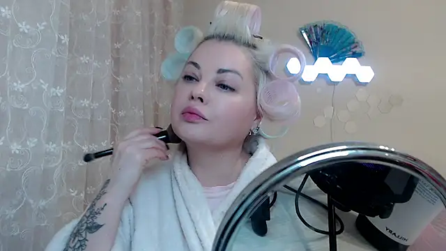 Snapshot of JewellKiss7 chatting on 11/11/25, 12:32 JewellKiss7 online show from 11/11/25, 12:32