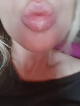 Linda 999 online show from 01/11/25, 09:57