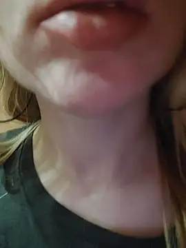 Linda 999 online show from 03/10/25, 03:52