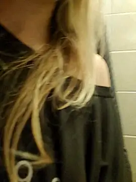 Linda 999 online show from 10/13/25, 11:05