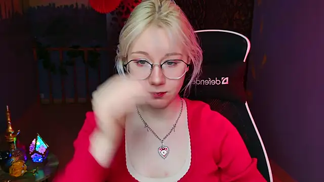 Snapshot of NancyMartinez chatting on 02/19/25, 05:05 NancyMartinez online show from 02/19/25, 05:05