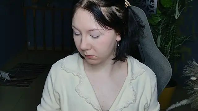 NancyMartinez online show from 11/18/25, 05:12