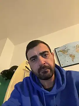 Snapshot of petan33 chatting on 01/03/25, 03:22 petan33 online show from 01/03/25, 03:22