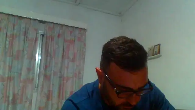 Snapshot of petan33 chatting on 09/08/25, 06:18 petan33 online show from 09/08/25, 06:18