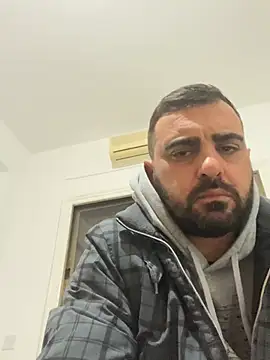 Snapshot of petan33 chatting on 01/17/26, 08:23 petan33 online show from 01/17/26, 08:23