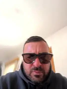 Snapshot of petan33 chatting on 03/08/26, 11:14 petan33 online show from 03/08/26, 11:14