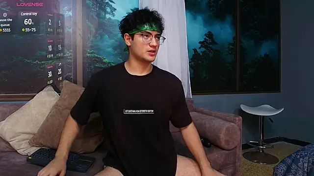 Snapshot of Mark_Evans1_ chatting on 02/12/25, 02:56 Mark Evans1  online show from 02/12/25, 02:56