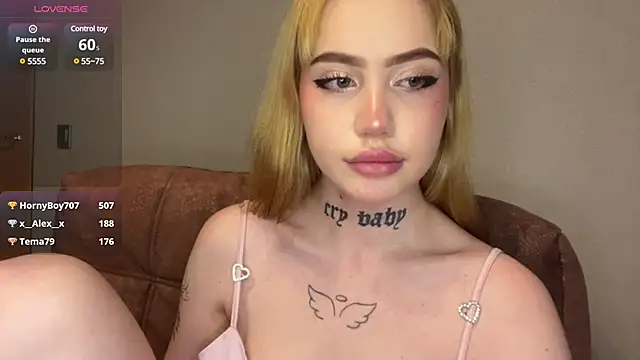 Snapshot of hanna_cry_baby chatting on 01/20/25, 12:04 hanna cry baby online show from 01/20/25, 12:04