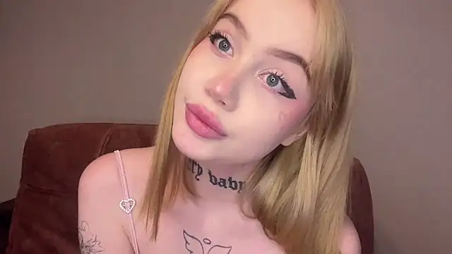 Snapshot of hanna_cry_baby chatting on 02/26/25, 06:37 hanna cry baby online show from 02/26/25, 06:37