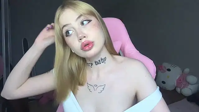 Snapshot of hanna_cry_baby chatting on 03/08/25, 01:14 hanna cry baby online show from 03/08/25, 01:14