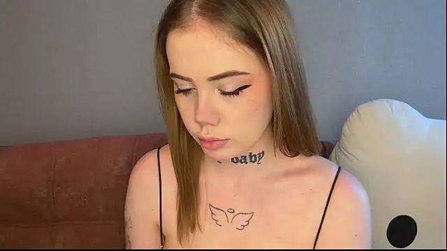 Snapshot of hanna_cry_baby chatting on 02/04/26, 12:11 hanna cry baby online show from 02/04/26, 12:11