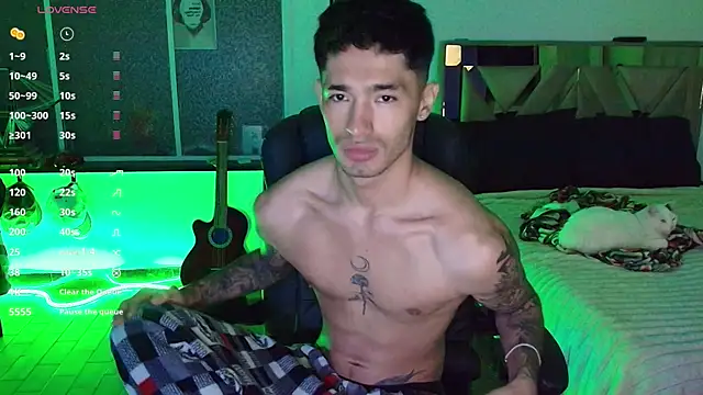 Damon  333 online show from 11/08/25, 03:50