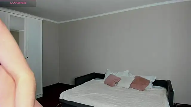 -Sacura- online show from 11/20/25, 04:07