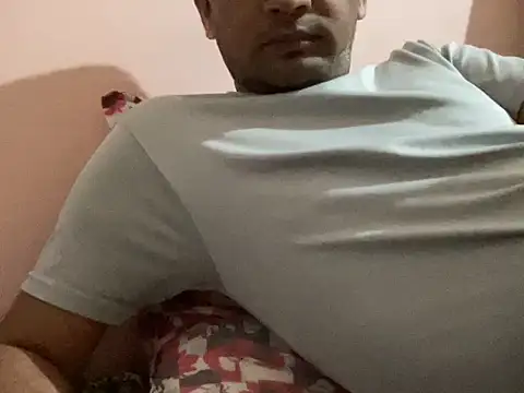 NiceBoy9099 online show from 11/12/25, 05:57