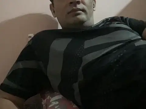 Snapshot of NiceBoy9099 chatting on 11/16/25, 05:51 NiceBoy9099 online show from 11/16/25, 05:51