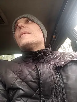 Pineapple04 online show from 12/05/25, 10:02