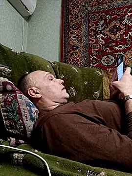 Pineapple04 online show from 12/20/25, 08:27