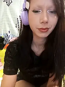 Snapshot of SashaGrinch chatting on 10/05/25, 04:49 SashaGrinch online show from 10/05/25, 04:49