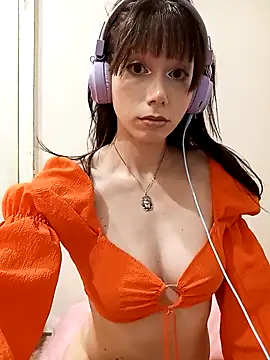 Snapshot of SashaGrinch chatting on 11/23/25, 07:24 SashaGrinch online show from 11/23/25, 07:24