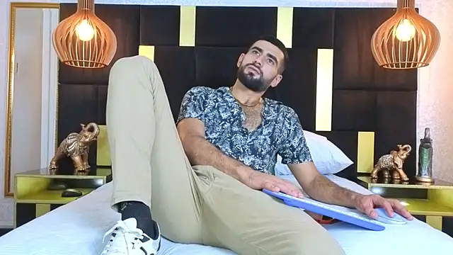 Ethan  Walker online show from 11/06/25, 07:37