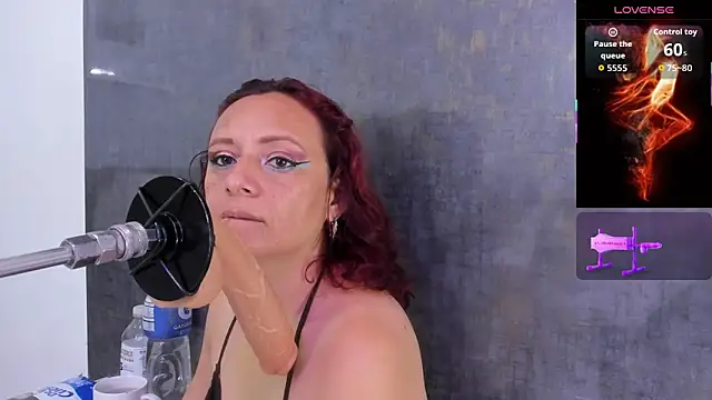 Snapshot of Issys_milf chatting on 05/12/26, 12:13 Issys milf online show from 05/12/26, 12:13