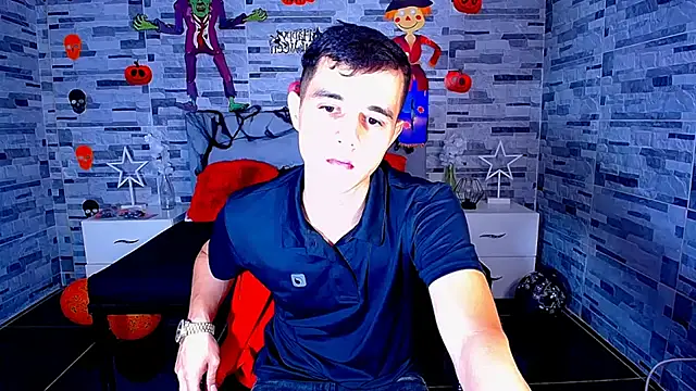 Snapshot of ADAM_HOT chatting on 10/17/25, 10:12 ADAM HOT online show from 10/17/25, 10:12