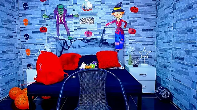 Snapshot of ADAM_HOT chatting on 10/20/25, 11:49 ADAM HOT online show from 10/20/25, 11:49