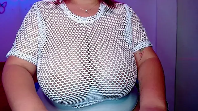 Snapshot of Rousrossell_4 chatting on 12/22/24, 11:09 Rousrossell 4 online show from 12/22/24, 11:09