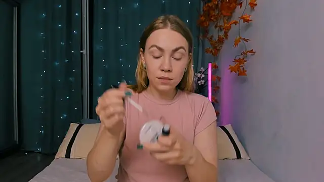 InsatiableFoxX online show from 09/21/25, 08:43