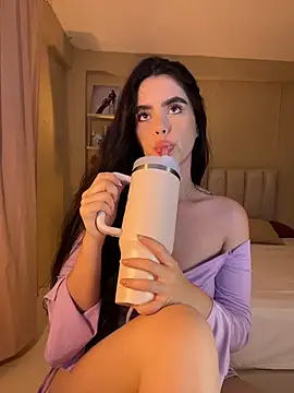 Snapshot of Mavi_Coless chatting on 11/06/25, 02:01 Mavi Coless online show from 11/06/25, 02:01