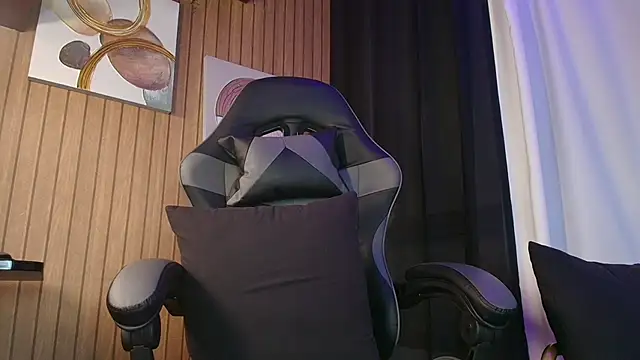 Camila Chainn online show from 12/17/25, 07:14