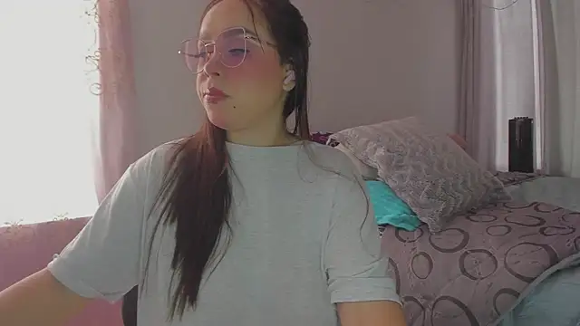 HARLEYNAPIER online show from 04/27/26, 07:45